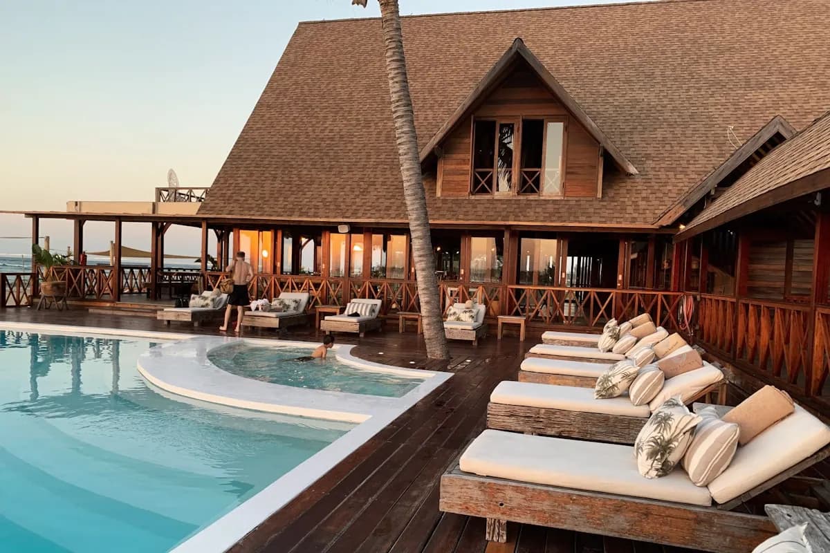 ตัวอย่างเว็บไซต์ Nara Coast ในแนวทาง Quiet Luxury